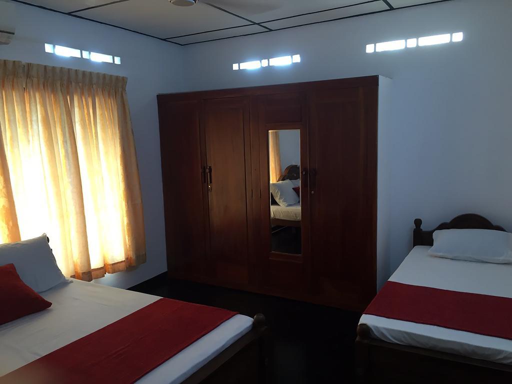 Yaarl Holiday Inn 자프나 외부 사진