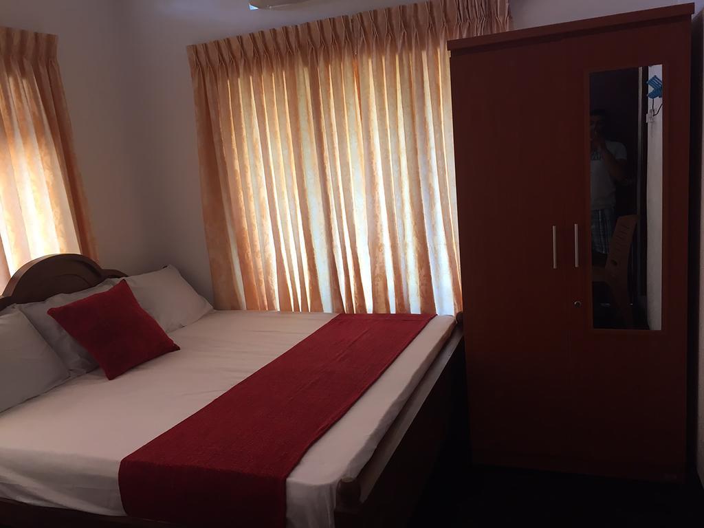 Yaarl Holiday Inn 자프나 외부 사진