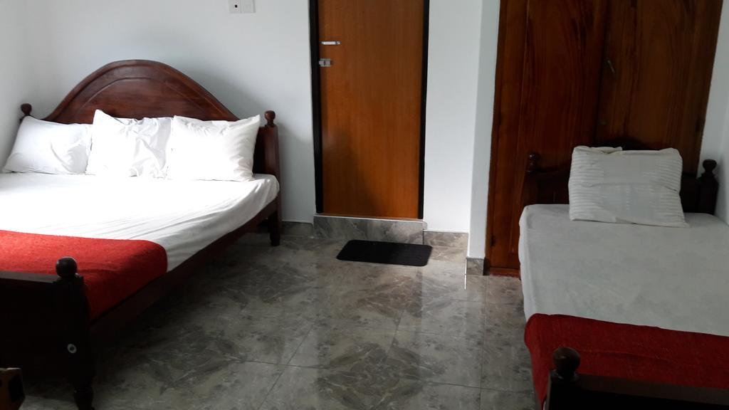 Yaarl Holiday Inn 자프나 외부 사진