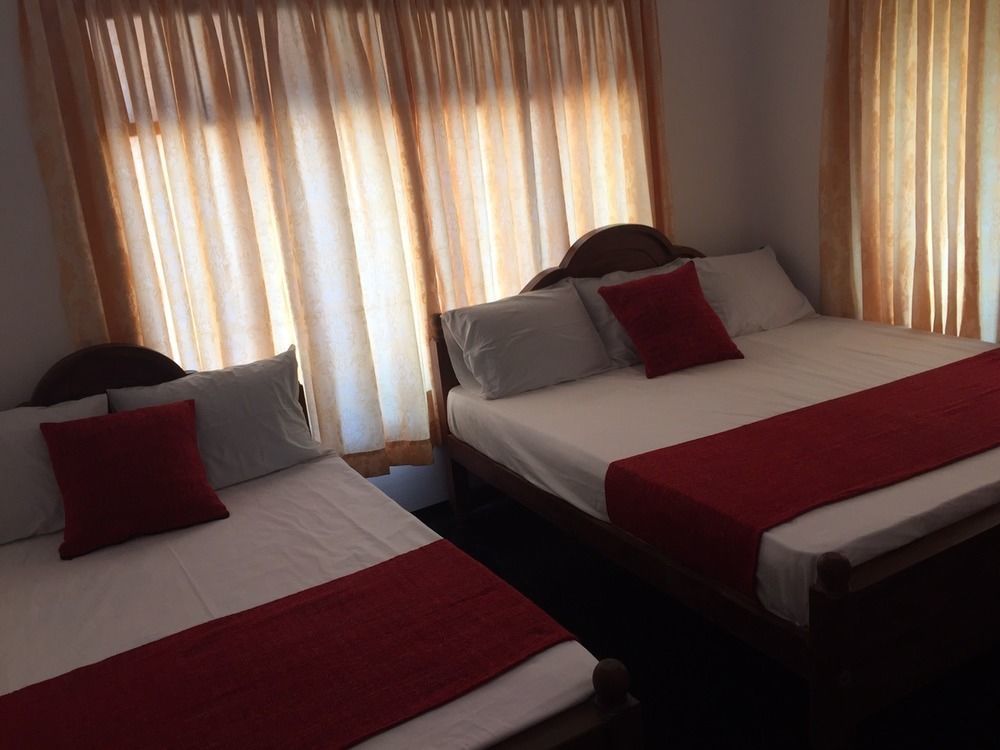 Yaarl Holiday Inn 자프나 외부 사진